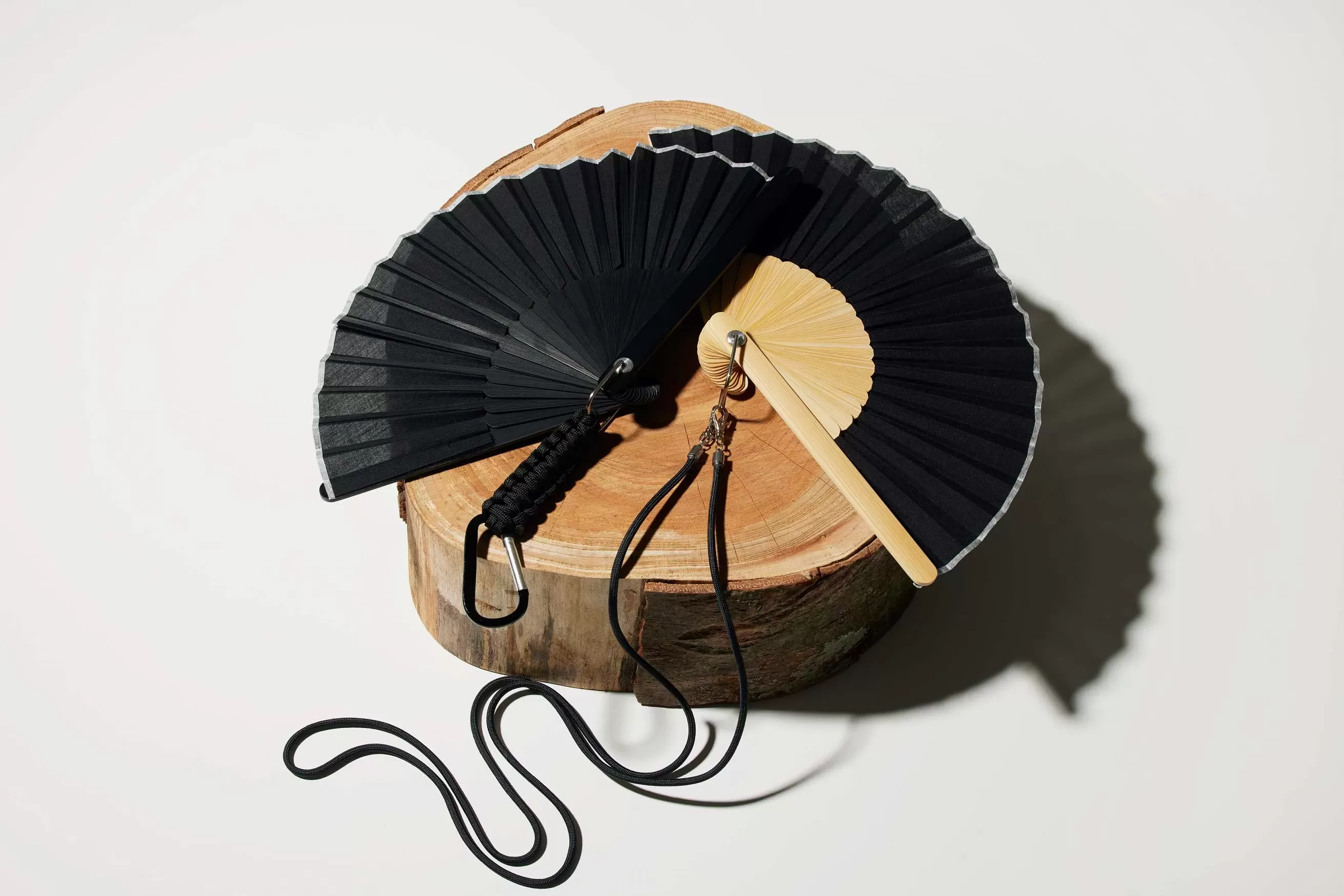 アウトドア扇子　カラビナ